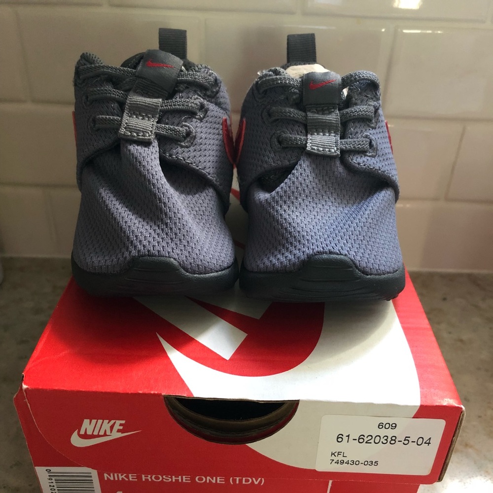 *BRAND NEW* Nike Roshe One Infant/Toddler Sneaker